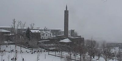 Diyarbakır için beklenen kar yağışı başladı