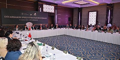 Diyarbakır İpeği Strateji Buluşması Çalıştayı Gerçekleştirildi  Vali Zorluoğlu: “İpek Böcekçiliğinde Yeni Bir Düzeye Ulaşacağımıza İnanıyoruz”