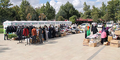 Diyarbakır Umut Kervanı muhtaçlar yararına kermes açtı