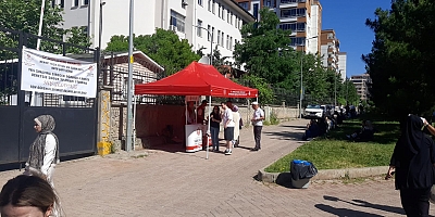 Diyarbakır Vakıflar Bölge Müdürlüğünden YKS Adaylarına Soğuk Su Desteği