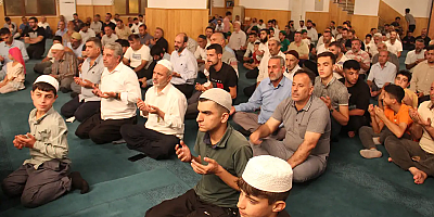 Diyarbakırlılar Mevlid Kandil'inde camilere akın etti