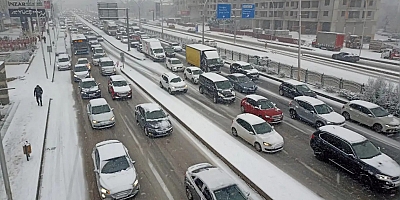 Diyarbar'da Vatandaş Karda Mahsur Kaldı