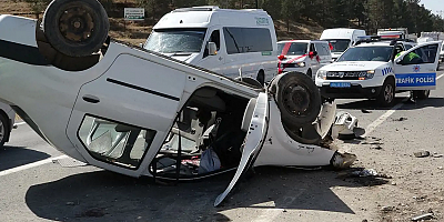 Düğün konvoyundaki araç takla attı: 5 yaralı
