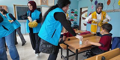 Dünya Süt Haftası’nda Öğrencilere Süt ve Muz Dağıtıldı