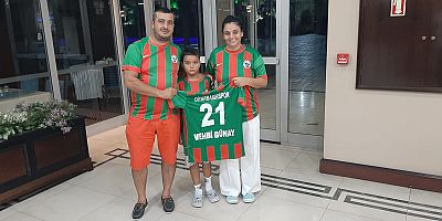 EFSANE FUTBOLCUNUN AİLESİNE ANLAMLI JEST