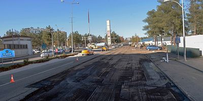 Elazığ Bulvarı ile Ofis Gevran Caddesi’ Kavşağı'nda trafiği rahatlatacak yenileme
