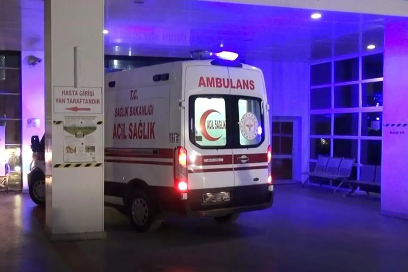 t elazig da iki hafif ticari arac carpisti 1 olu 3 yarali