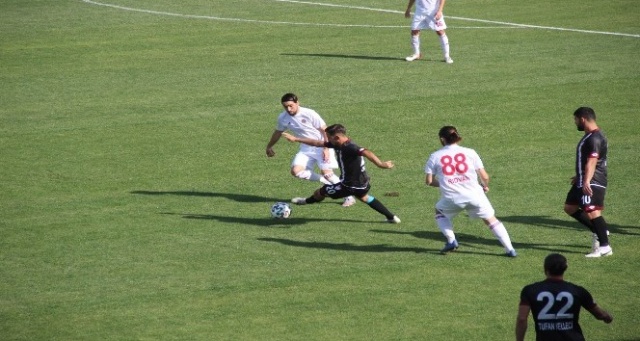 Elazığspor, Turgutluspor’a mağlup oldu