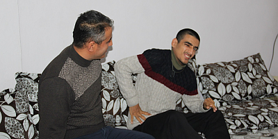 Engelli gencin babasından yetkililere çağrı: Engelli hakları gerçek hayatta da işlesin