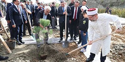 Erbaş: Çocuklarımızın ahlaklı yetişmeleri için el birliğiyle seferber olmalıyız