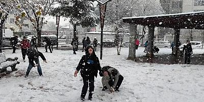 Erzurum’da Mayıs ortasında kar sürprizi yaşandı.