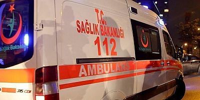 Erzurum'da minibüs ile hafif ticari araç çarpıştı: 2 yaralı