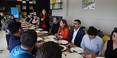 Eş Başkanlar, Kürt Gazeteciler Günü programına katıldı