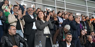 Eşbaşkan Bucak, Amedspor’dan Farklı Galibiyet: 6-1 taraftarın coşkusuna ortak oldu