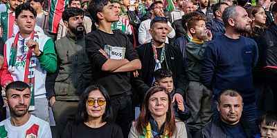 Eşbaşkan Bucak Amedspor maçını izledi