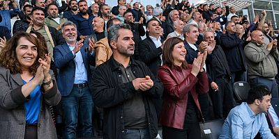 Eşbaşkan Bucak Amedspor maçını stadyumda izledi