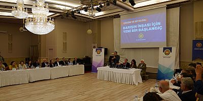 Eşbaşkan Bucak, Diyarbakır Barosunun barış toplantısına katıldı