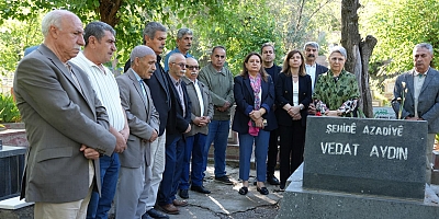 Eşbaşkan Bucak, Vedat Aydın’ın mezarını ziyaret etti