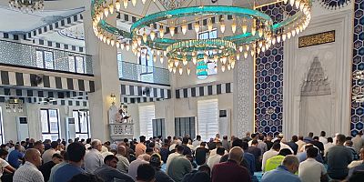 Eyüphan Kaya’dan Şanlıurfa’da Veda Hutbesi Sohbeti: “Allah Erkekleri Kadınlara Hizmetkâr Etmiştir, Kıymetini Bilene”