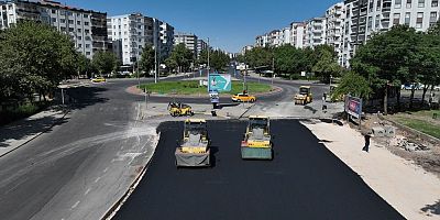 Fırat Bulvarı'nda İkinci Etapta Asfalt Serimi Başladı