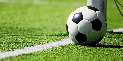 Fransa'nın İslam düşmanlığı bitmiyor: Futbolcuların oruç açma arası yasaklandı