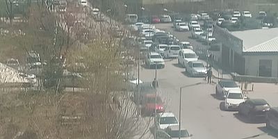 Gazi Yaşargil EAH Acil Servisi Ambulans Girişinde Tıkanıklık İddiası: Vatandaşlar Tepkili