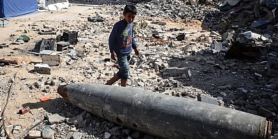 Gazze'de çocuklar ölümcül tehlikenin ortasında: Savaş kalıntıları her yerde