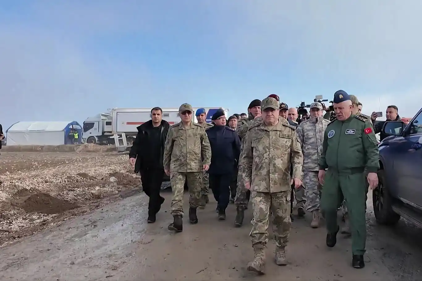 Genelkurmay Başkanı Bayraktaroğlu, kaza bölgesinde incelemelerde bulundu