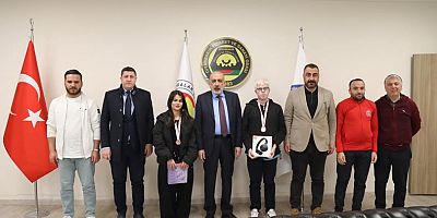 Görme engeli  Gülcan Demirtuyi ve Arda Şimşek Atletizmde Büyük  Başarı elde  Ettiler!