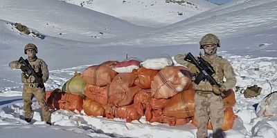 Hakkâri ve Ağrı’da 1 tonun üzerinde uyuşturucu ele geçirildi