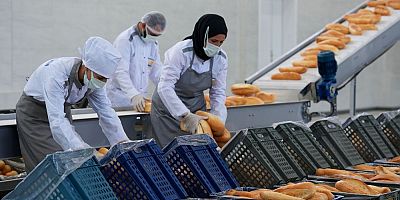 Halk Ekmek Fabrikası Üretime Başladı: İlk 30 Bin Ekmek Ücretsiz Dağıtıldı