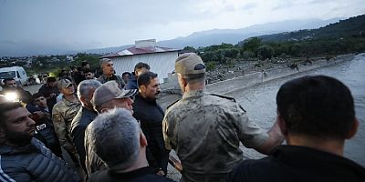 Hatay’da Karaçay Nehri’nde kaybolan 2 genç için arama çalışmaları sürüyor