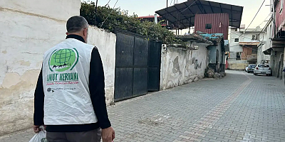 Hatay'da Umut Kervanı Vakfı'ndan depremzede ailelere gıda yardımı