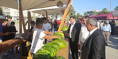 HÜDA PAR Antalya Teşkilatı Karpuz Şenliği'nde üreticilerle bir araya geldi