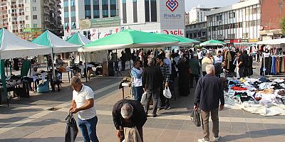 İhtiyaç sahiplerine yararına düzenlenen kermes yoğun ilgiyle devam ediyor