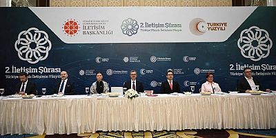 İletişim Başkanı Duran, iletişim fakültelerinin dekanları ve akademisyenlerle bir araya geldi