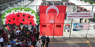 İlkokulda Gazze yararına kermes: 5 saate 400 bin lira toplandı