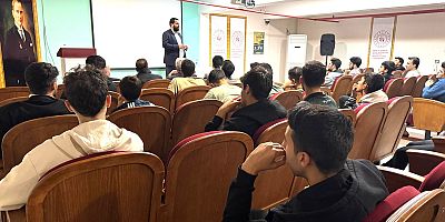 İman, İslam ve İhsan Bağlamında Gençlik Temalı Konferans Düzenlendi