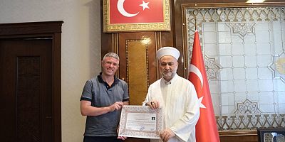 İngiltere vatandaşı Peter Jonathon Adana'da Müslüman oldu