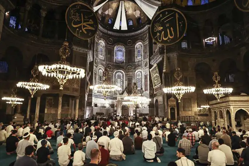 İsanbul'un fetih yıl dönümünde Ayasofya'da mevlit okutuldu