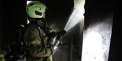 İstanbul'da 6 katlı otelde çıkan yangın söndürüldü