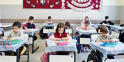 İstanbul'da okulların ilk günü için ders saatleri yeniden düzenlendi