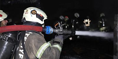 İstanbul’da şarj halindeki elektrikli araç alev alarak patladı