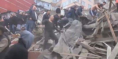 İstanbul Fatih'te 2 bina çöktü: Enkaz altından 7 kişi çıkarıldı