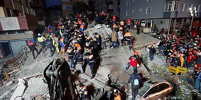 İstanbul Maltepe'de 7 katlı binanın 3 katı çöktü: Can kaybı 3'e yükseldi