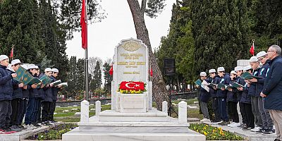 İstiklâl Marşı’nın kabulünün 105'inci yılı dolayısıyla Mehmet Âkif Ersoy kabri başında anıldı