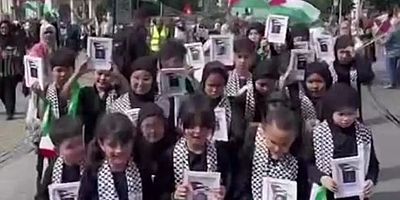 İsveç'te çocuklardan Gazze ile dayanışma yürüyüşü