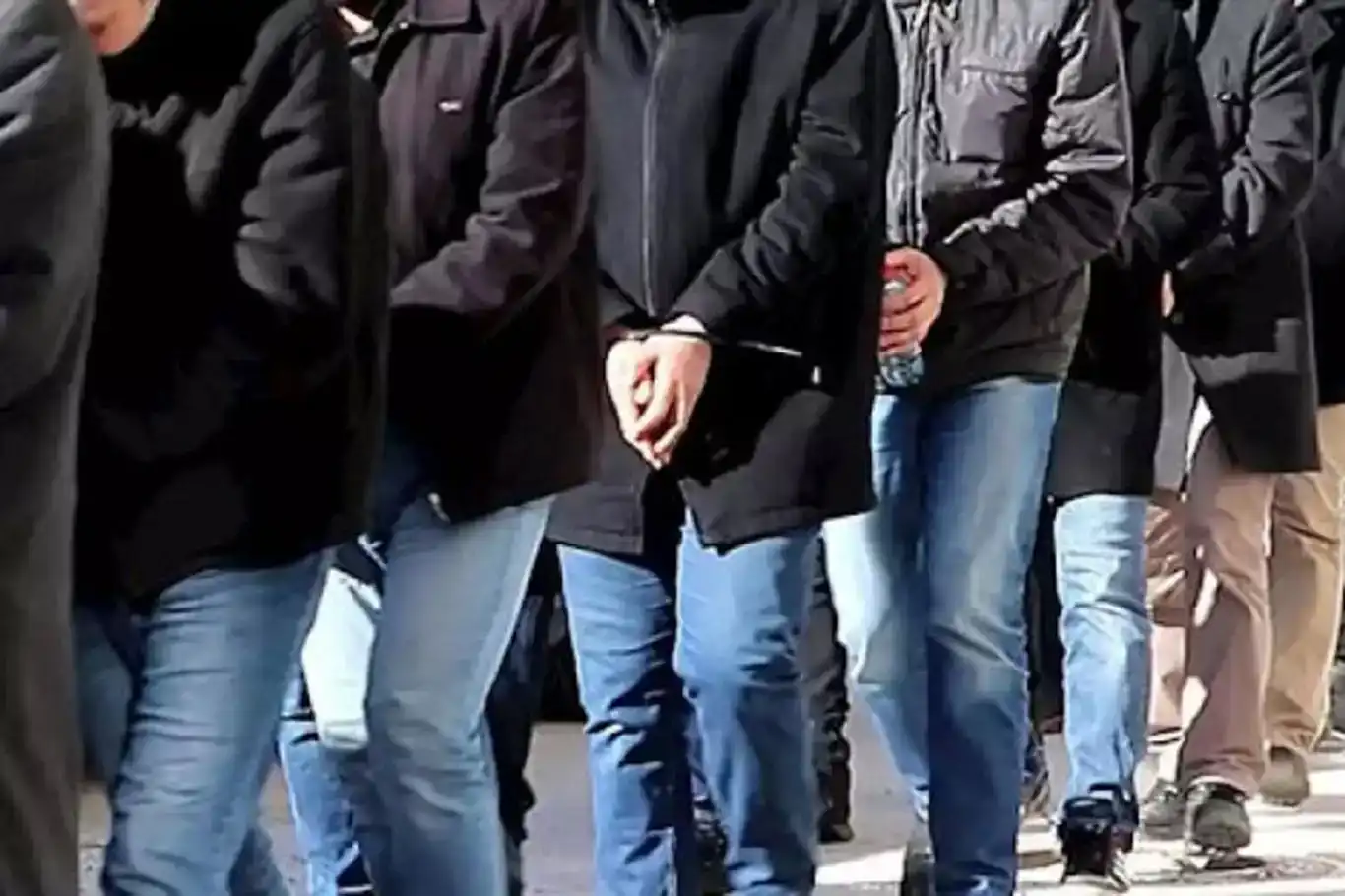 İzmir merkezli 14 ilde uyuşturucu operasyonu: 641 gözaltı