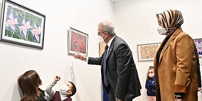 Karaloğlu ailesi ‘Ebru Sanatının Minik Kalplerden Yansıması’ sergisini açtı