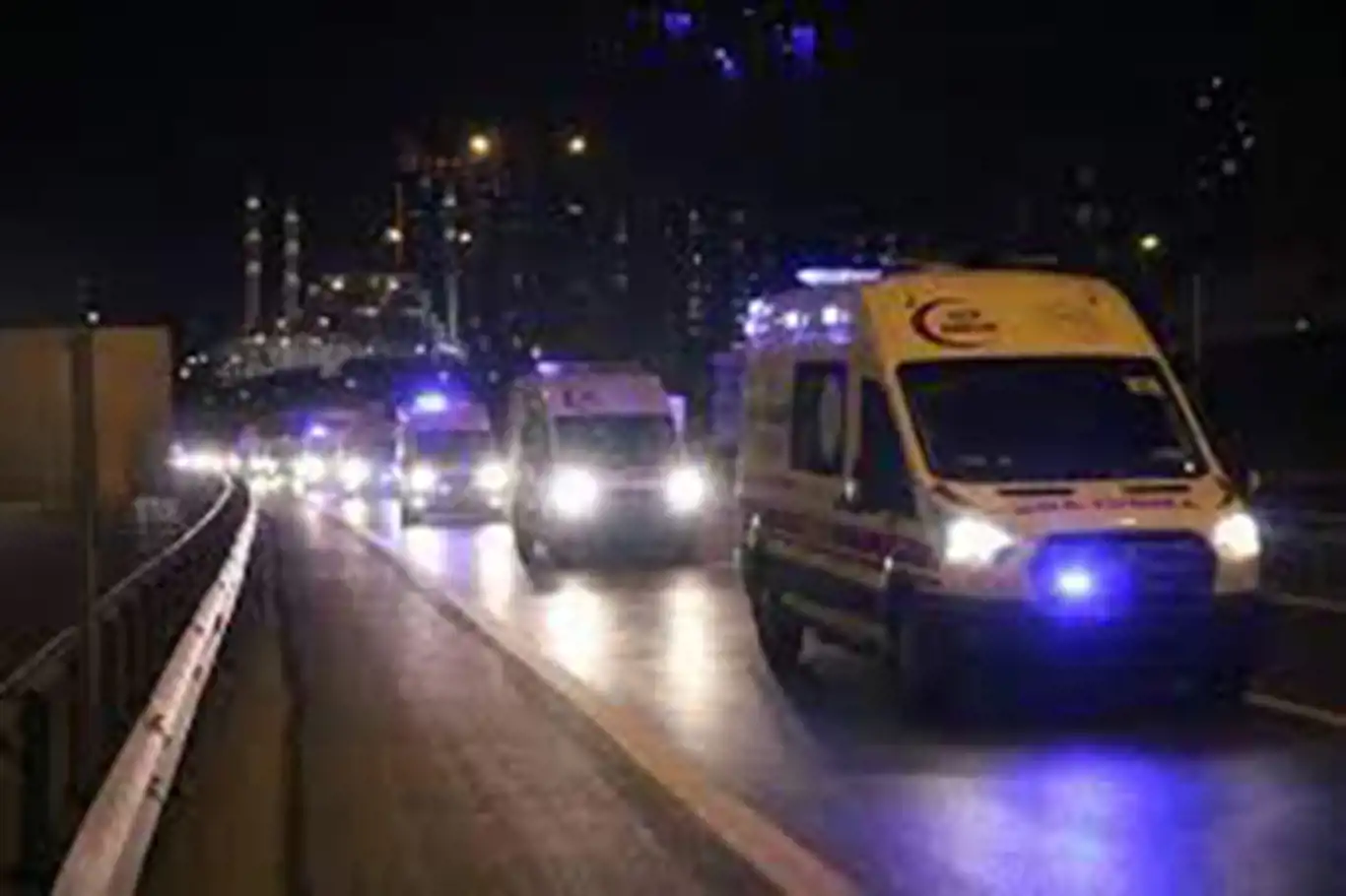 Karaman'da feci kaza: 16 yaralı